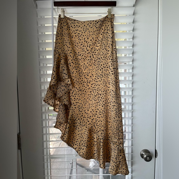Forever 21 Cheetah Print Asymmetrical Skirt NWOT - Picture 2 of 4